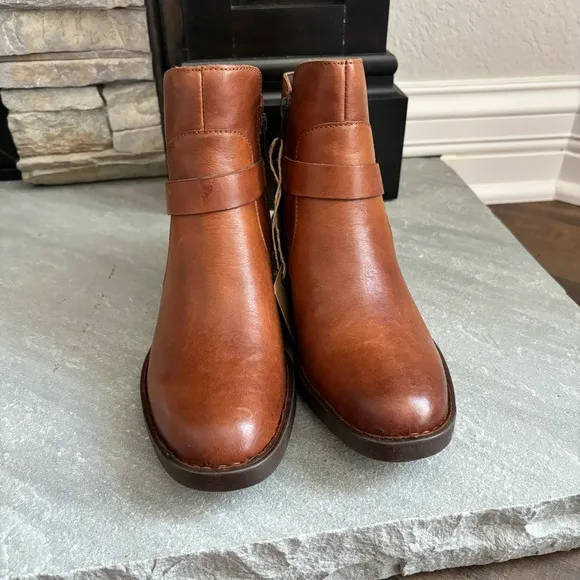 BORN Women's Size 6 Tori Comfort Brown Leather Ankle Booties Boots NIB