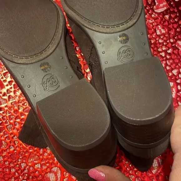 Brand New Lucky Brand Genuine Suede Slip On Brown Ankle Boots