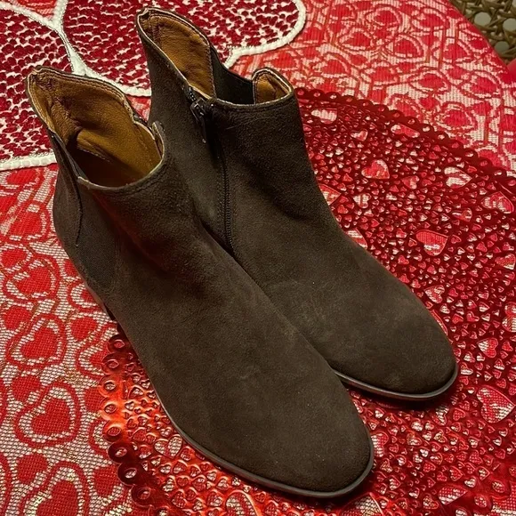 Brand New Lucky Brand Genuine Suede Slip On Brown Ankle Boots
