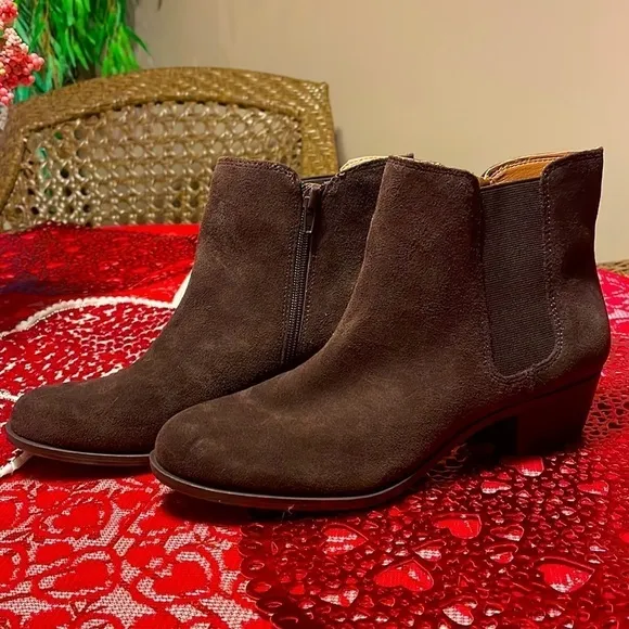 Brand New Lucky Brand Genuine Suede Slip On Brown Ankle Boots