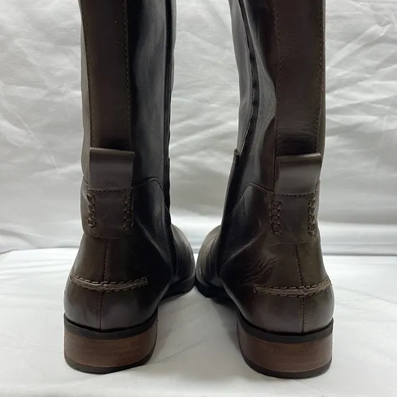 Brand new never worn Ugg Sorensen Waterproof Boots Brown 6.5