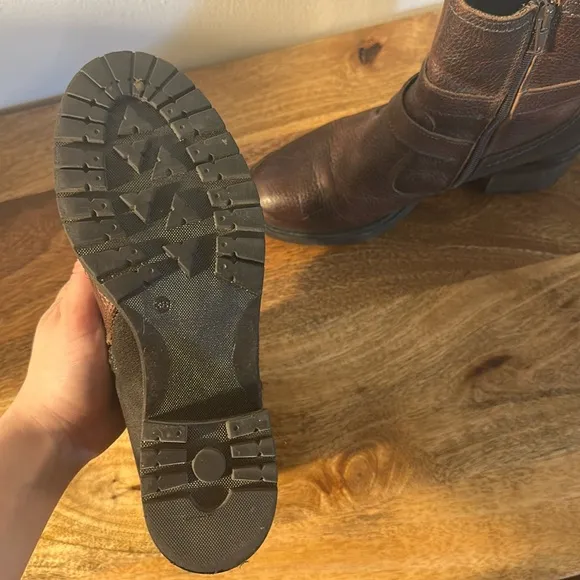 Bull Boxer Jade Brown Ankle Boats with Buckles