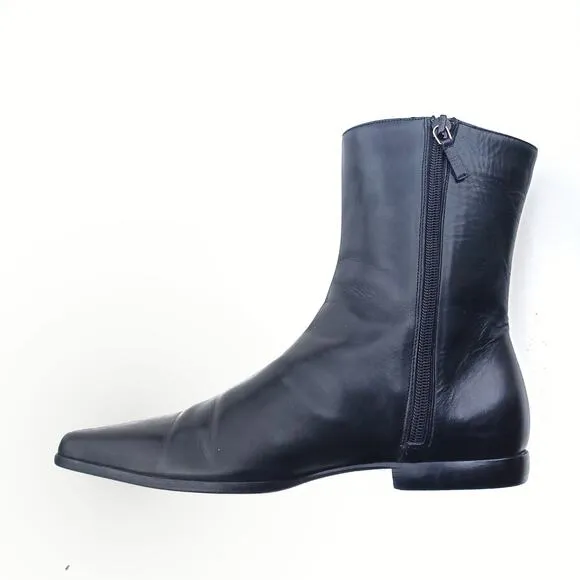 BURBERRY Black Leather Buckle Ankle Boots Made in Italy Point Toe Designer 35.5
