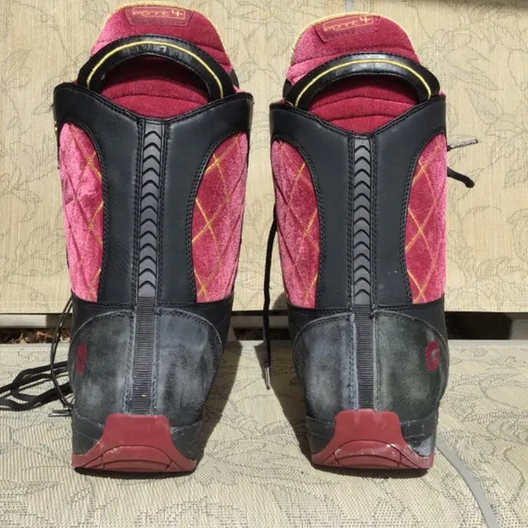 Burton Sabbath snow board boots size 11.5