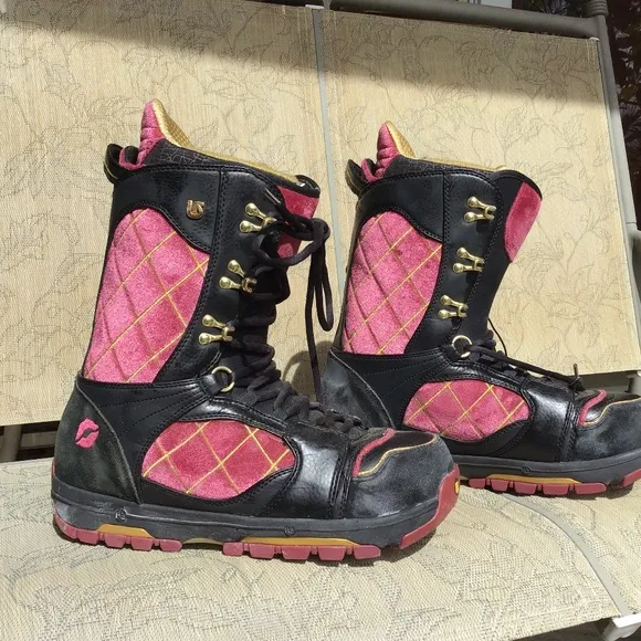 Burton Sabbath snow board boots size 11.5