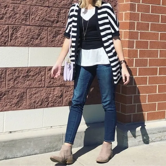 Cabi | Spring 2018 Whistler Black &amp; White Cardigan Sweater - Size: Small