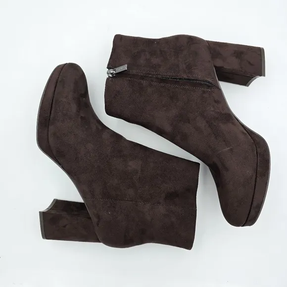 Calvin Klein Uda 2 Faux Suede Heeled Ankle Booties, Chocolate (Brown), Wmns 8.5M