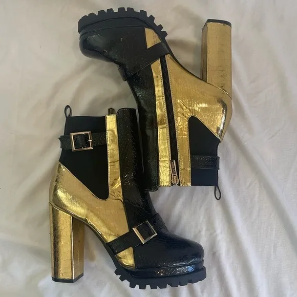 Cape Robbin Heeled Boot Black With Buckles &amp; Snakeskin Texture Size 8.5