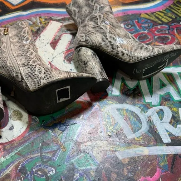 Cape Robbin Vegan Snake Print Ankle Boots – Size 6 – Chunky Heel Statement