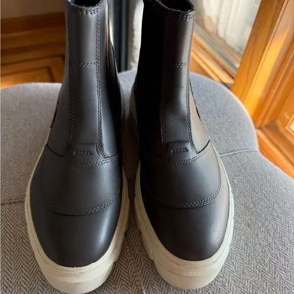 CARIBOU™ X WOMEN'S CHELSEA WATERPROOF BOOT Black Ankle Boots