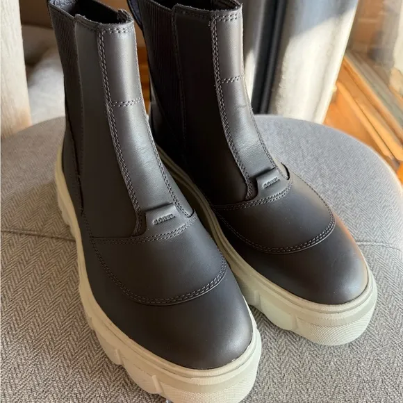 CARIBOU™ X WOMEN'S CHELSEA WATERPROOF BOOT Black Ankle Boots