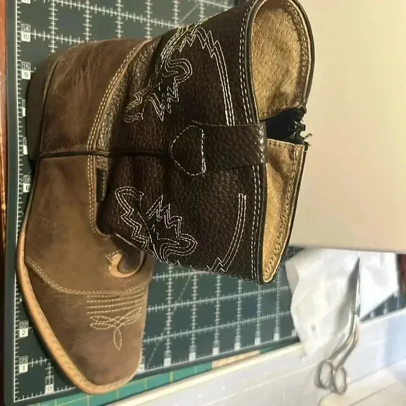 CARRETA BOOTS Cowboy Boots Embroidered leather 11
