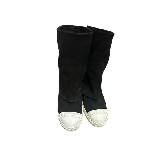 Cascadei Suede Ankle Boots Black/White Sz 7