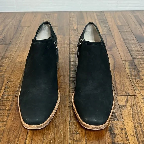 Caslon Booties boots black leather suedeZip closure size 7