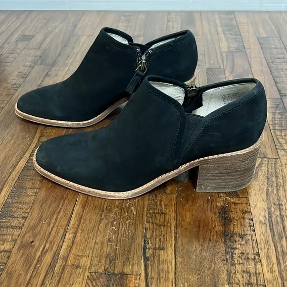 Caslon Booties boots black leather suedeZip closure size 7