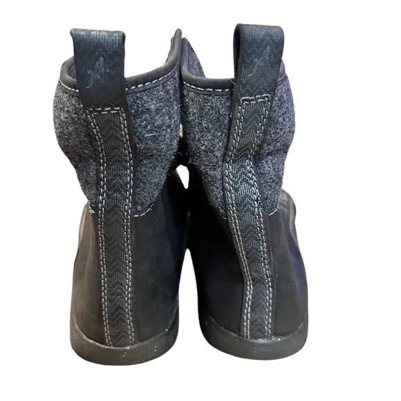 Chaco ‘Barbary’ Women’s Black Ankle Wool Fold Over Hiking/Walking Boots- SZ 8.5