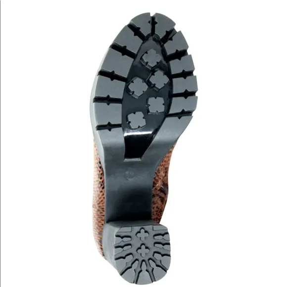 CHARLES BY CHARLES DAVID Women’s Snake Print Lug Sole Tall Boots Size 8