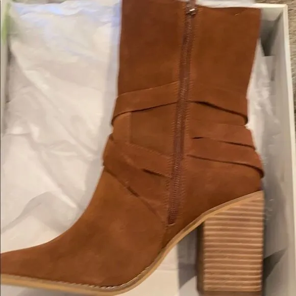Chelsea &amp; Violet Vicki brown suede boots