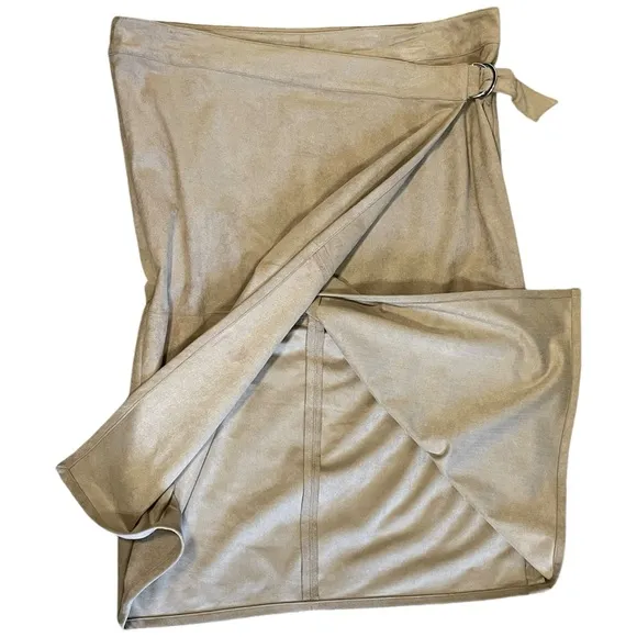 Chico's Black Label Tan Taupe Faux-Suede Wrap Skirt Chico's Size 2 Medium