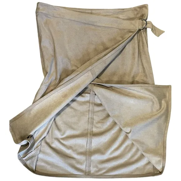 Chico's Black Label Tan Taupe Faux-Suede Wrap Skirt Chico's Size 2 Medium