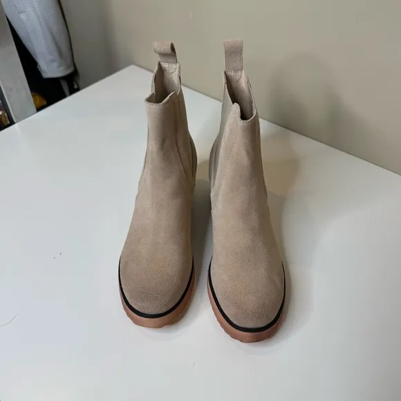 CHOCOLAT BLU MARCY BOOTS size 9.5 NWOT