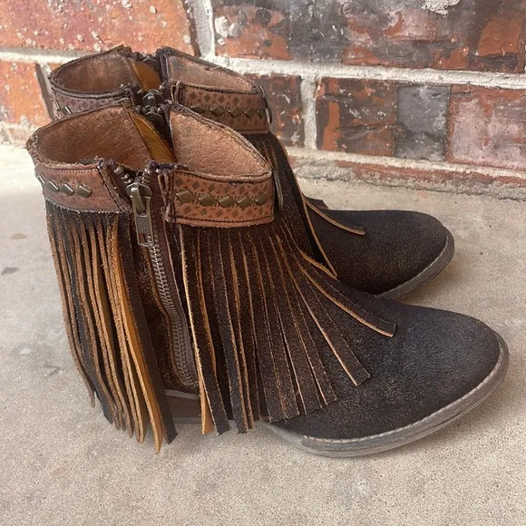 Circle G Fringe leather Ankle Booties! Size 6
