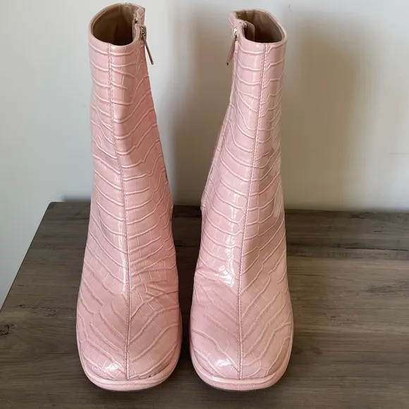 Circus by Sam Edelman Freddie Platform Croc-Embossed Ankle Boots Light Pink - 10