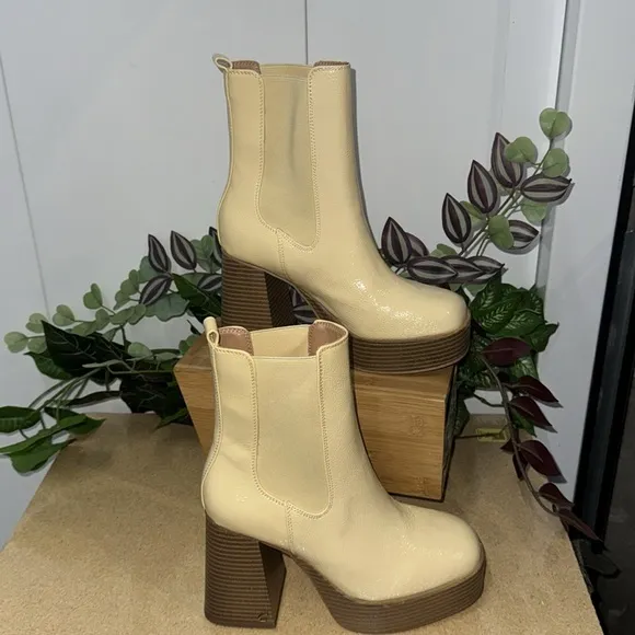 Circus NY Women’s Cream Stace High Boots (1425)