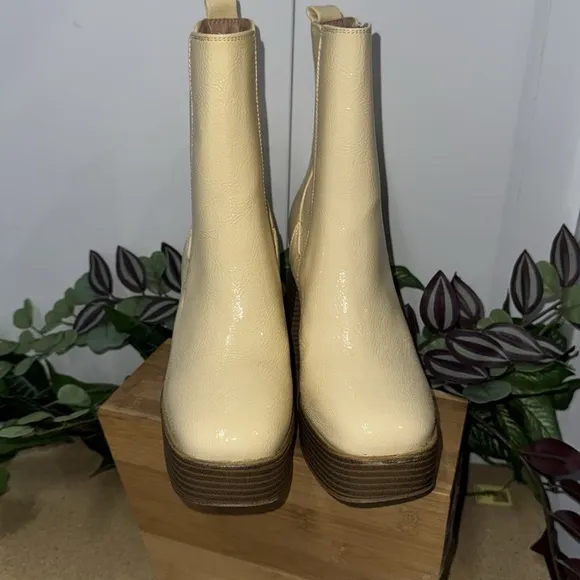 Circus NY Women’s Cream Stace High Boots (1425)