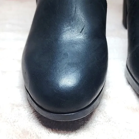 CLARKS BAYLA GLOW FASHION BLACK BOOTS NUBUCK LEATHER LADIES 8.5 NWOB■VELCRO STAP