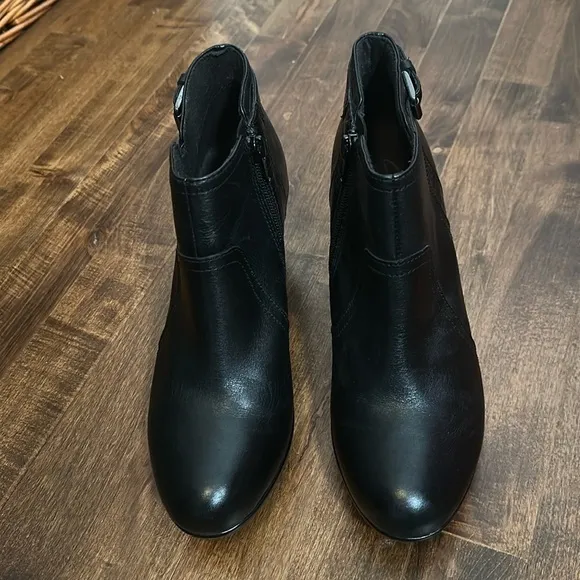 Clarks black leather wedge boots/ booties w/ zipper and buckle accent, 8