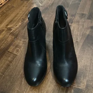 Clarks black leather wedge boots/ booties w/ zipper and buckle accent, 8