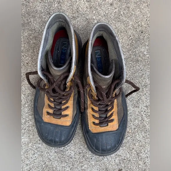 Clarks Brown and Black Lace Up Boots Durable Design