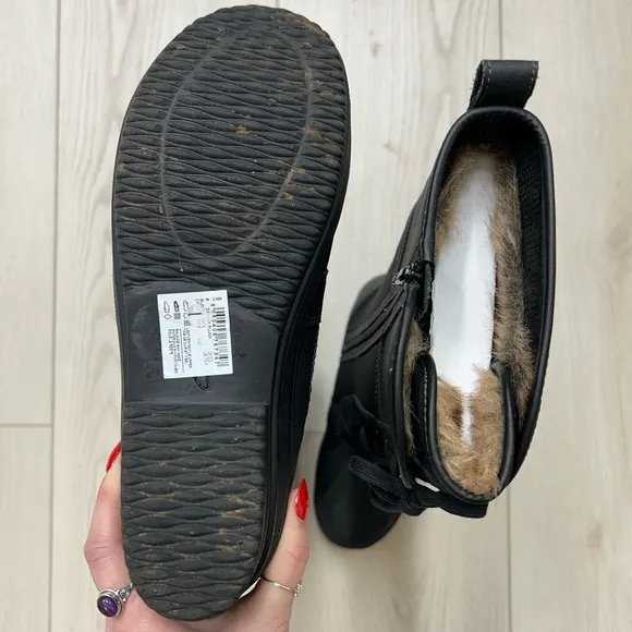 Clark’s Carina Pluma Black Fur Lined Snow Boots
