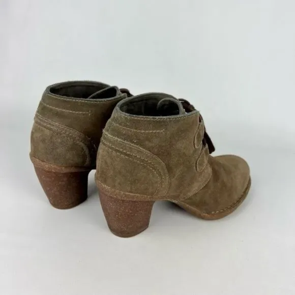 Clarks Carleta Lyon Taupe Suede Chunky Heel Ankle Boots 7