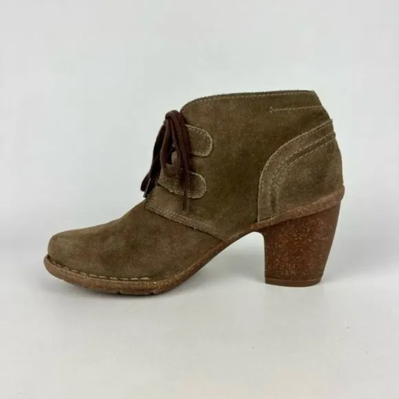 Clarks Carleta Lyon Taupe Suede Chunky Heel Ankle Boots 7