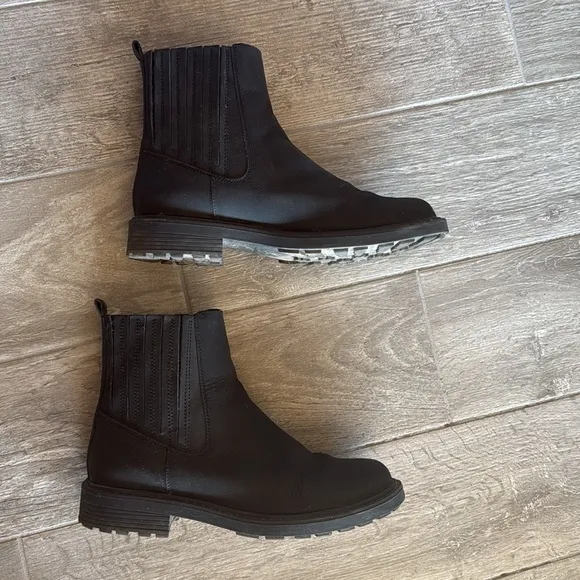 Clarks Chelsea boots