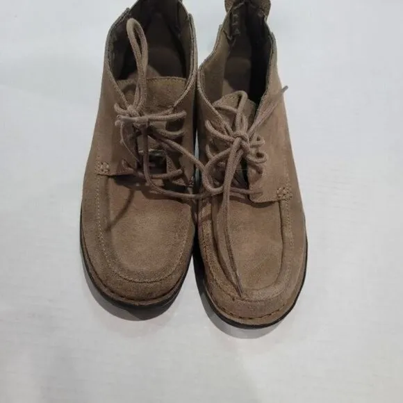 Clarks Class Nikki Boots Size 6 M