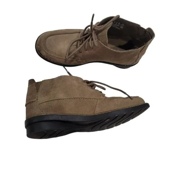 Clarks Class Nikki Boots Size 6 M
