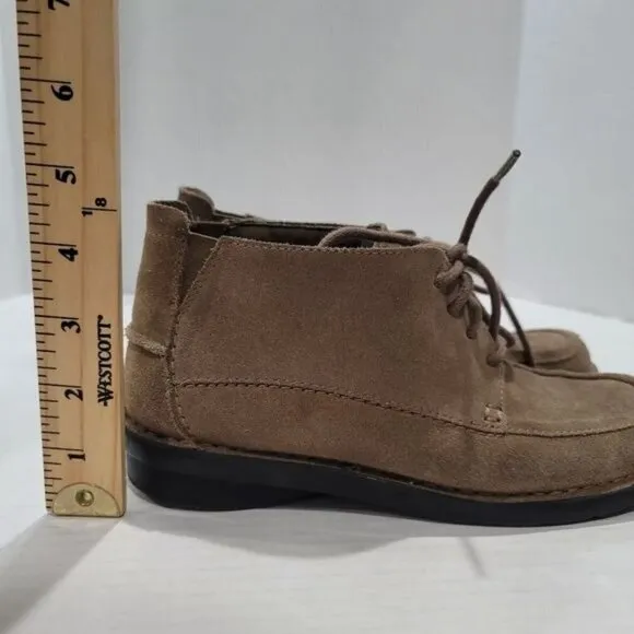 Clarks Class Nikki Boots Size 6 M