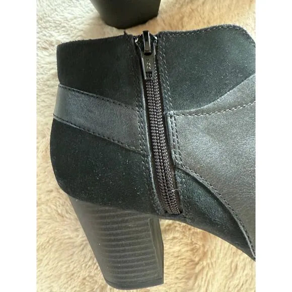 Clarks Collection Black Suede Leather boots Size 7