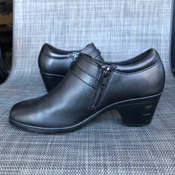 Clarks Emily 2 Erin Pump Leather Black Ankle Boots Chunky Heel women’s size 5.5