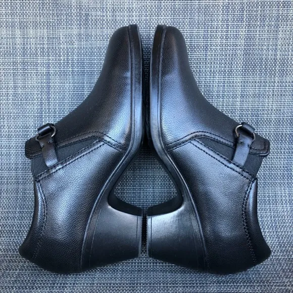 Clarks Emily 2 Erin Pump Leather Black Ankle Boots Chunky Heel women’s size 5.5