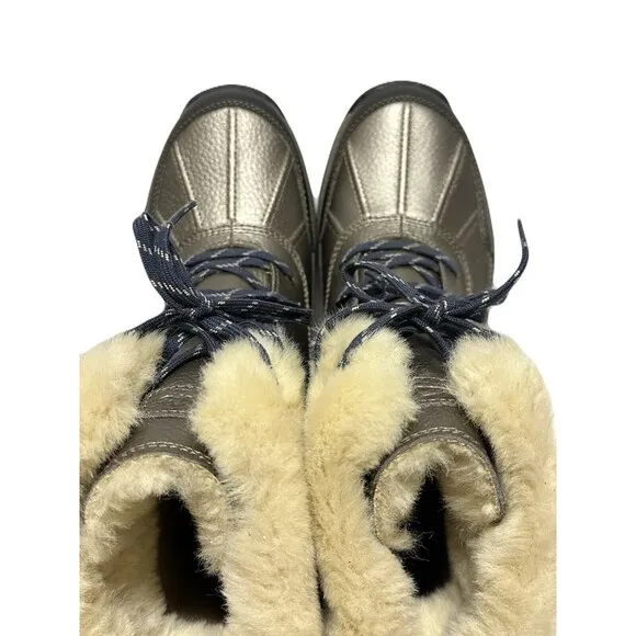 Clarks Mazlyn Arctic Winter Duck Boots EUC Womens 9.5 Pewter Silver Worn Once