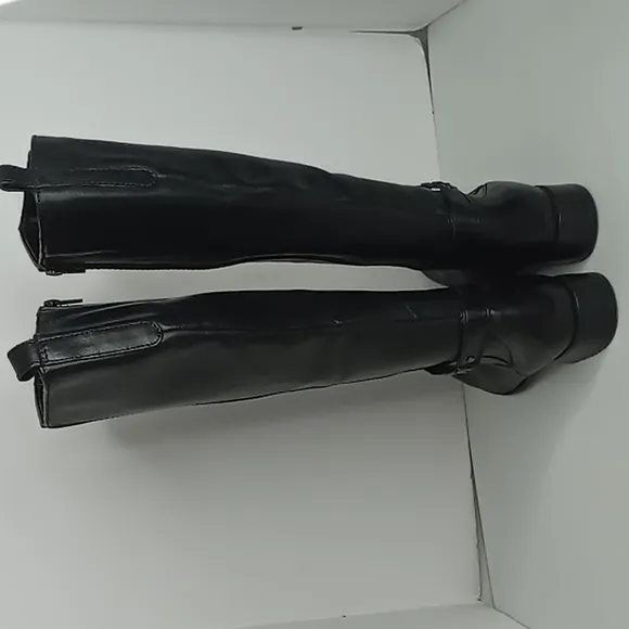 Clarks- Plaza Impress- Leather Riding Boots   size 9