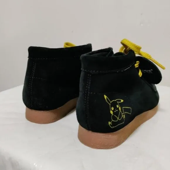 Clarks Pokeman Unisex Wallabee Mist Suede Boots Kids 10