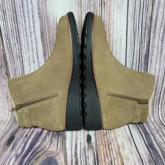 Clarks Sharon Spring Taupe Suede Bootie New Size 10