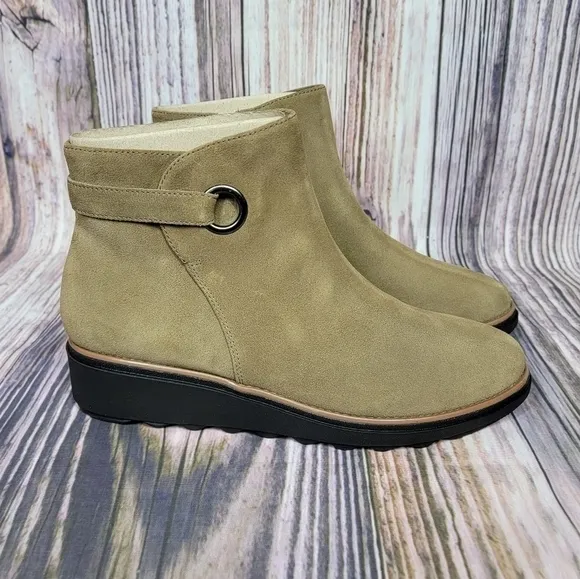 Clarks Sharon Spring Taupe Suede Bootie New Size 10