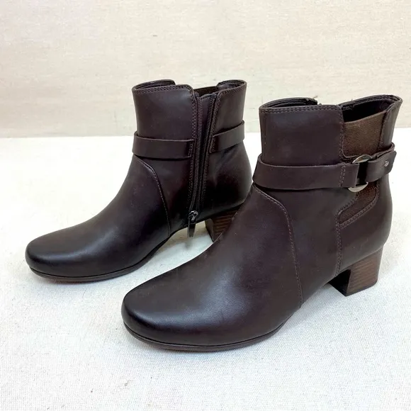 Clarks UN Damson Brown Leather Ankle Boots