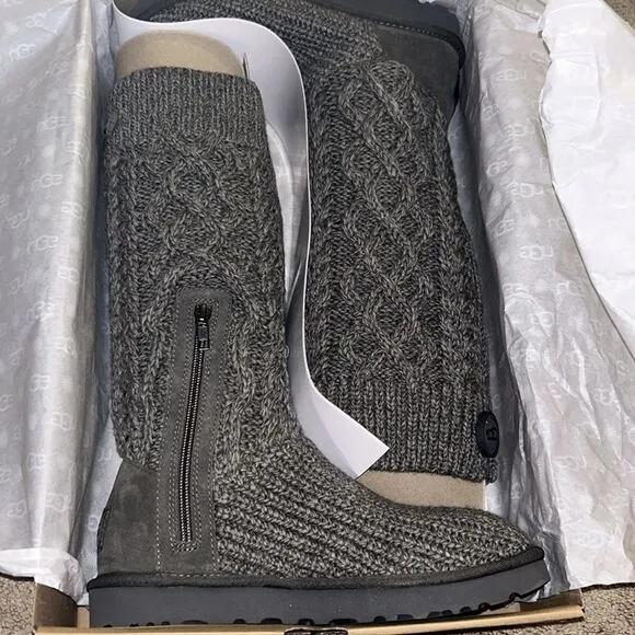 Classic Cardi boots from Ugg Grey Size 7